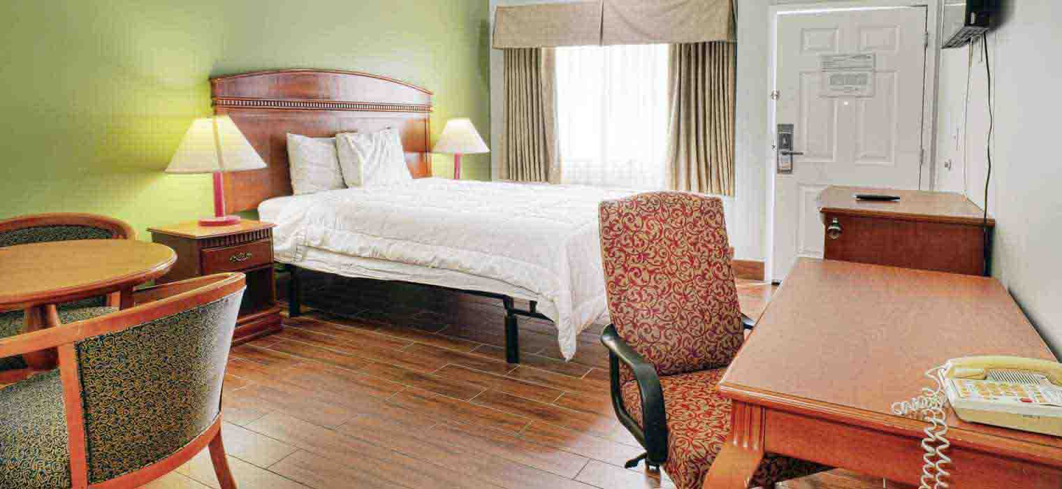 Starlight Inn & Suites Motel 29 Palms Joshua Tree National Park & Boulder Cafe 